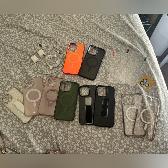 iPhone 14 Pro Max accessories - Picture 4 of 9